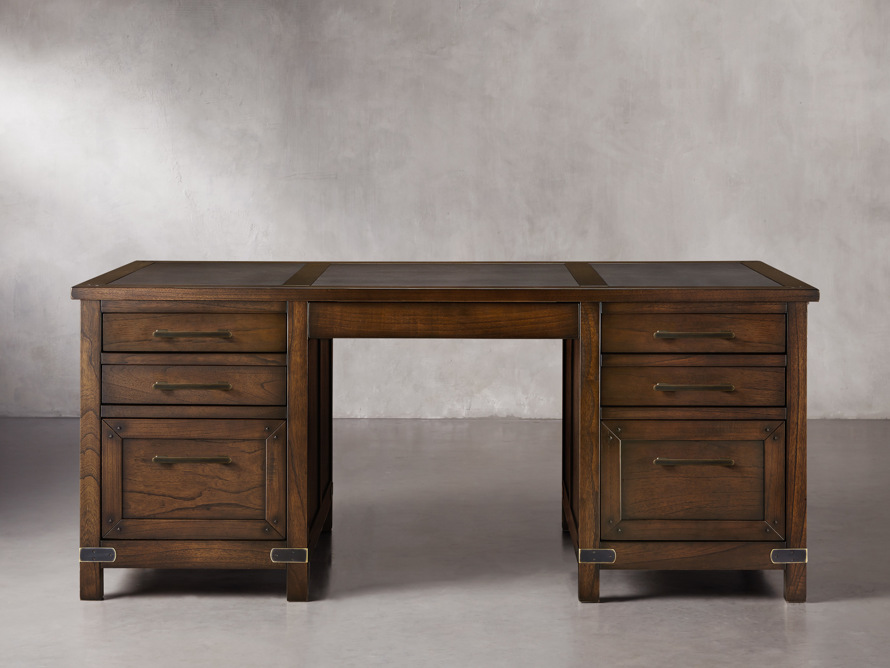 How does Executive desk define the style statement?